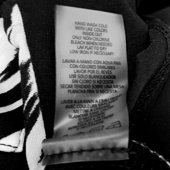 Calvin Klein Geometric Animal Print Short Sleeve Top - Picture 10 of 11